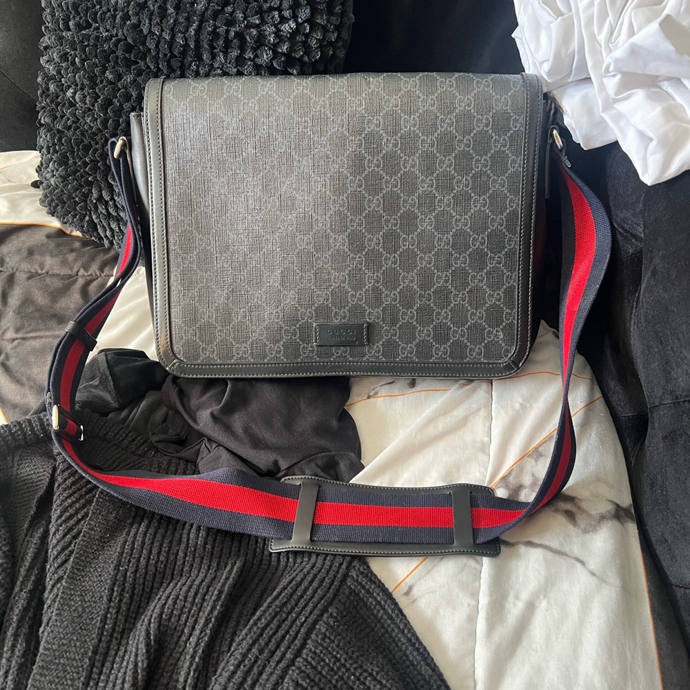 Gucci laptop or office bag